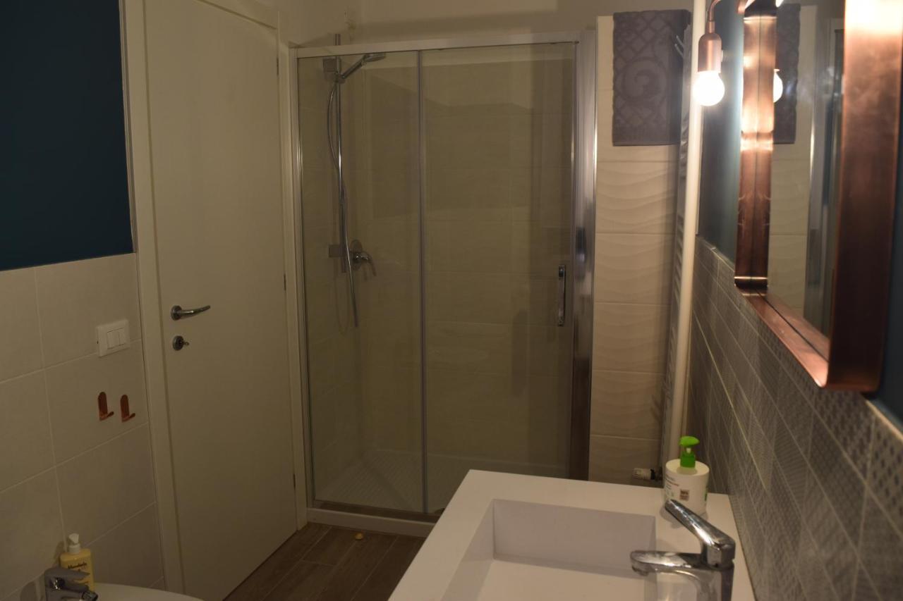 Xenia Hotel Генуа Екстериор снимка