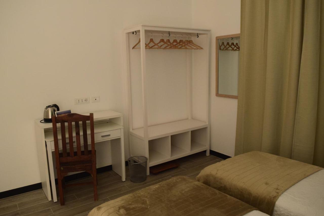 Xenia Hotel Генуа Екстериор снимка